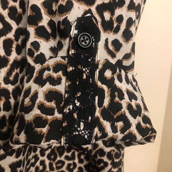 Chico’s Leopard & Lace size 2=Large - Picture 4 of 10